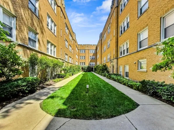2537.5 Prairie Ave #1S, Evanston, IL 60201