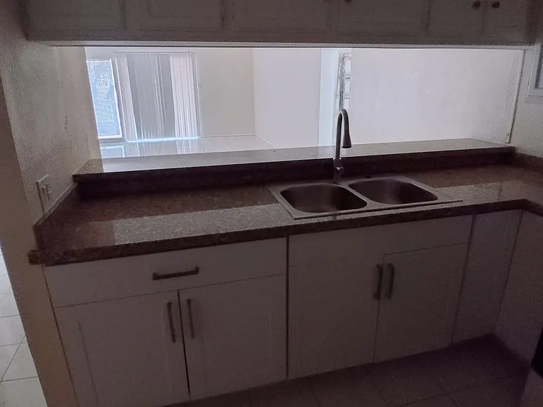 700 Sunset Dr #102 — Photo 11