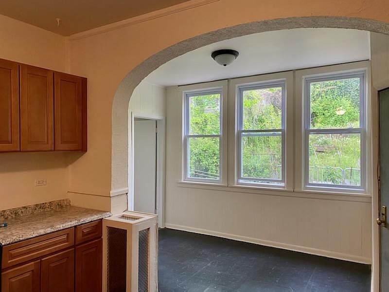 1st image of 166 Oak St #3L