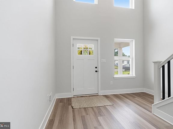5th image of 533 Park Ave