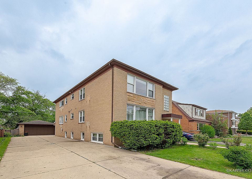 1st image of 1070 N Northwest Hwy APT 1