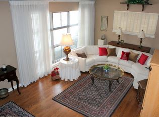 10821 Berkshire St, Westchester, IL