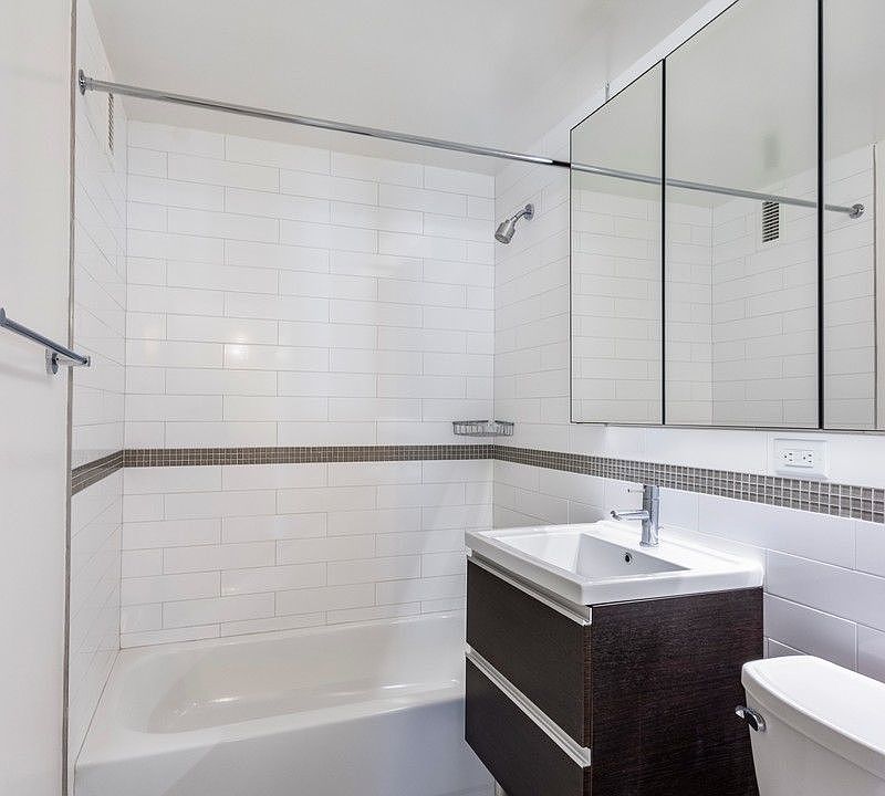 1st image of 360 W 34th St APT 9V