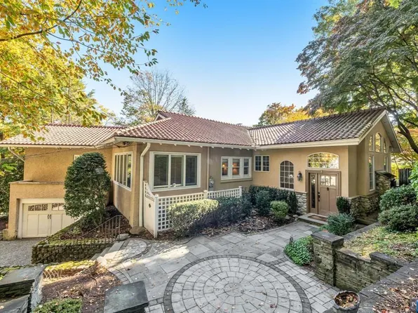 149 N Franklin Tpke, Ho Ho Kus, NJ 07423