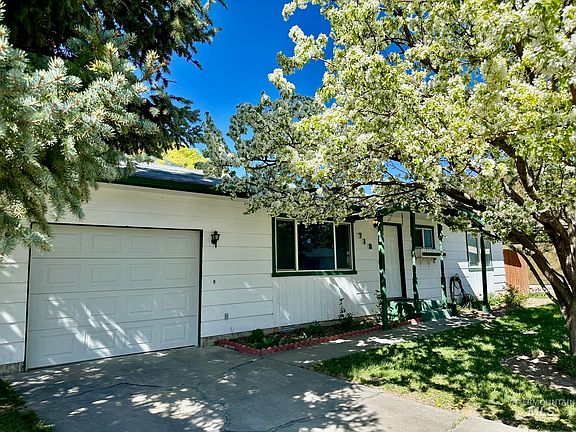 2nd image of 710 Gem Dr