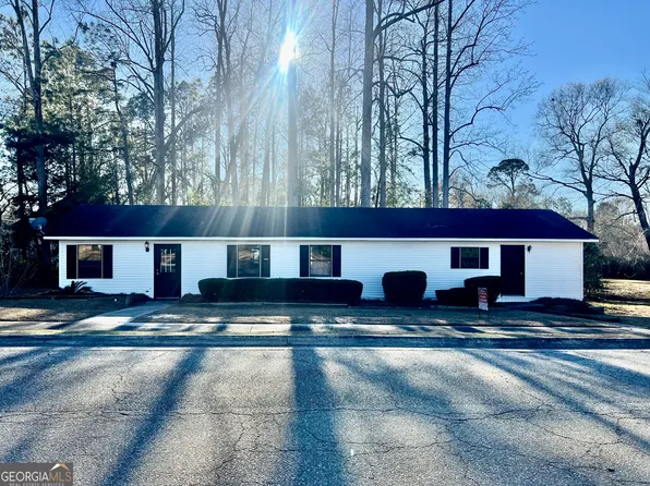 38 E 6th St, Mc Rae Helena, GA 31037