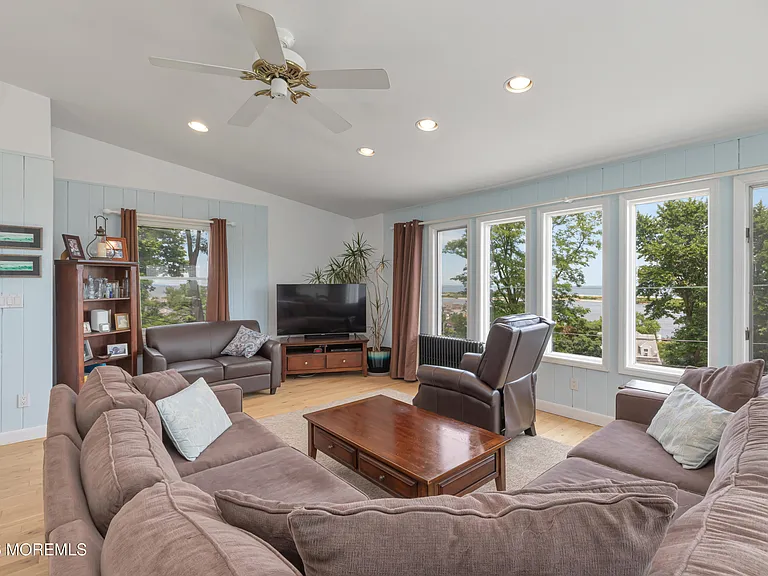 1 Lighthouse Rd — Photo 4