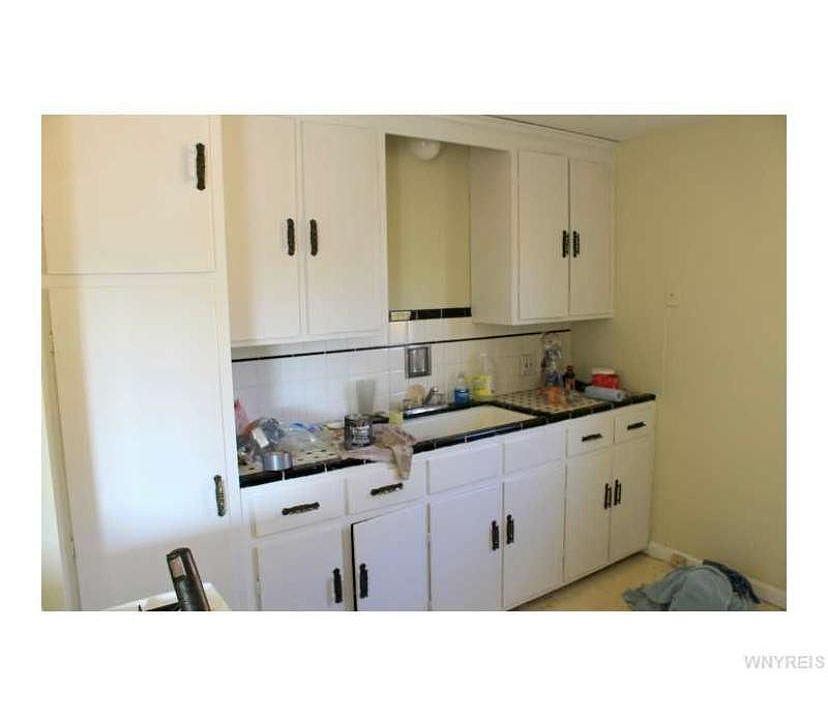2nd image of 380 Nassau Ave Floor 1