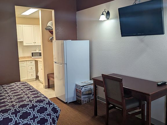 2nd image of 107 Centre St #7