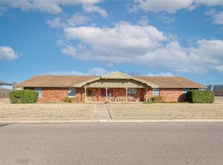 901 N Peace Ave, Elk City, OK 73644