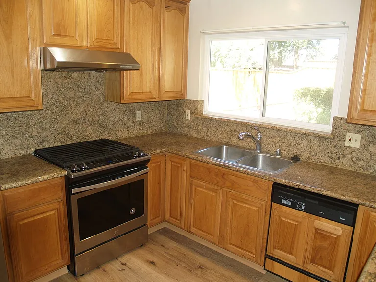 8164 Cardiff Dr — Photo 6