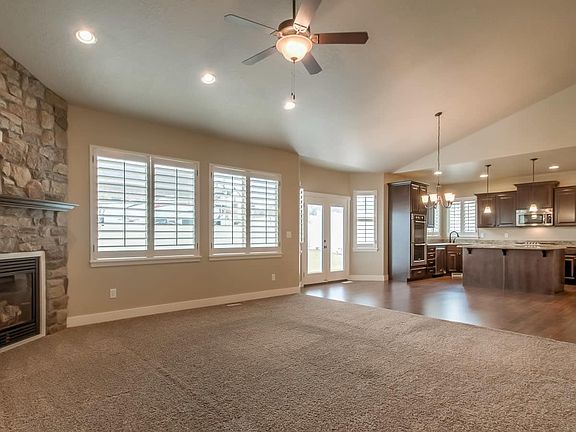 3rd image of 9162 S Wasatch Peak Cir