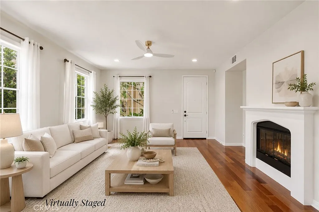 4 bed, 2416 sqft, $5,750 — Photo 4
