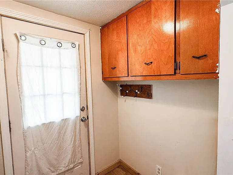 987 Boone St — Photo 16