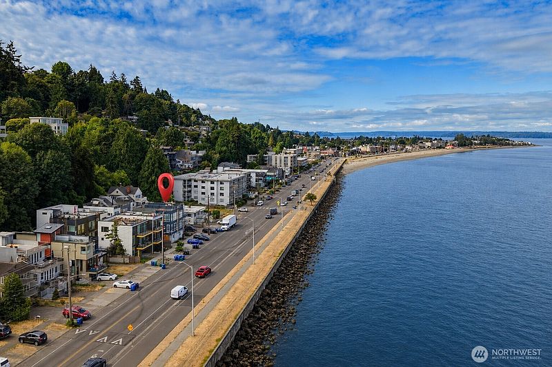 2nd image of 1778 A Alki Avenue SW
