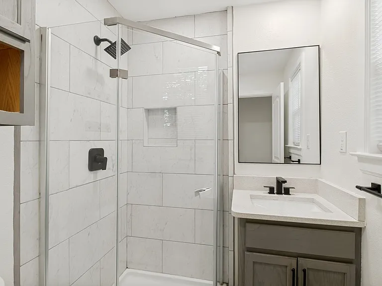 6502 Howard Ave — Photo 3