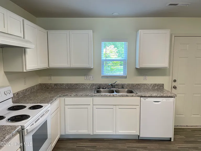 75 SW Shamrock Dr — Photo 10