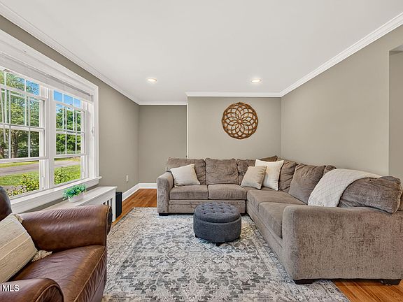 3rd image of 3031 Lillian Road