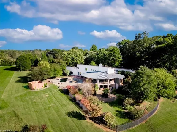 216 Evergreen Cir, Lexington, NC 27292