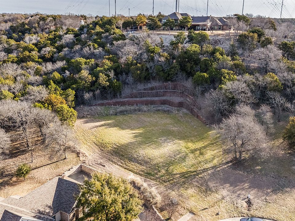 1st image of 2103 Holly Ridge Ct