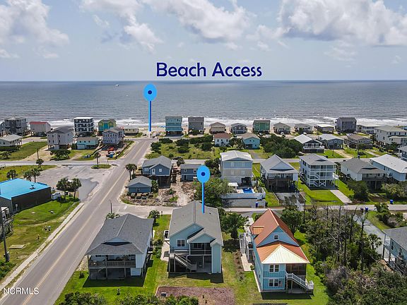 3rd image of 104 W Pelican Dr