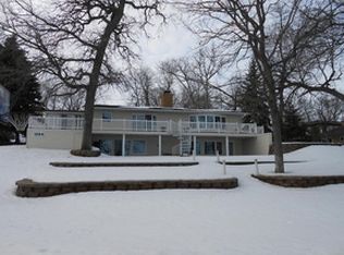 1094 W Lake Dr, Detroit Lakes, MN 56501