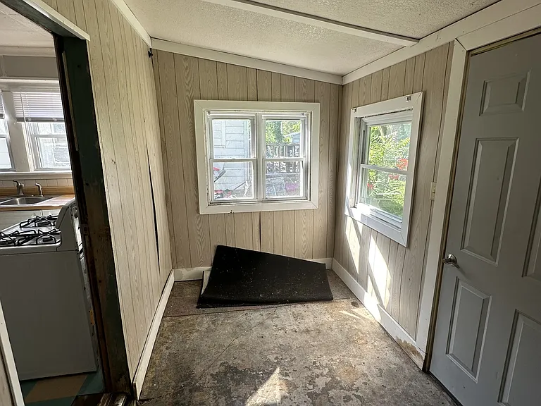 1531 Johnson Ave — Photo 16