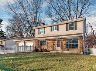 4923 W Woodfern Rd, Peoria, IL 61607