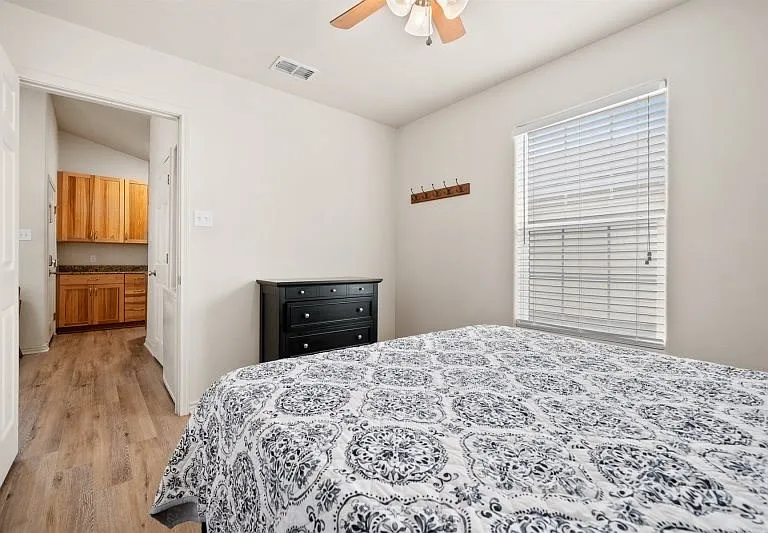 113 Gillespie #B — Photo 15