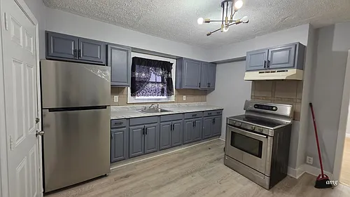 369 Shelton Ave Photo 1