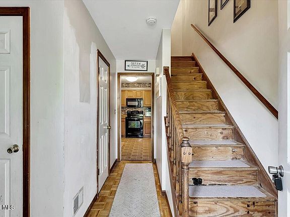 3rd image of 1180 Laural Lane
