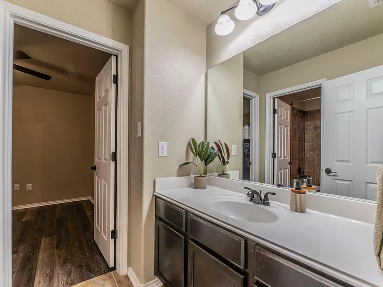 11415 Roadrunner — Photo 15