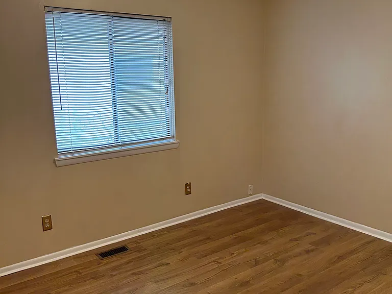 325 W Woodruff Ave — Photo 11