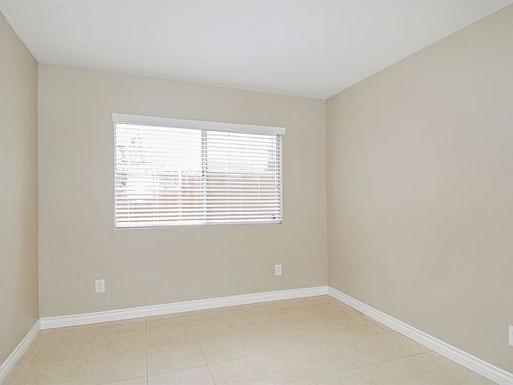 4th image of 2461 Thistlewood Ln