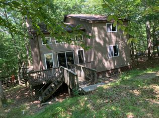 221 Regent St, Bushkill, PA 18324