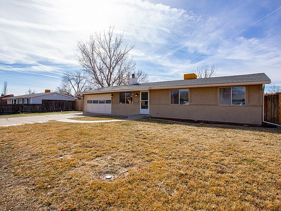 3rd image of 469 Meadow Rd