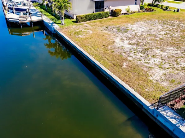 152 Gulfport Ct, Marco Island, FL 34145