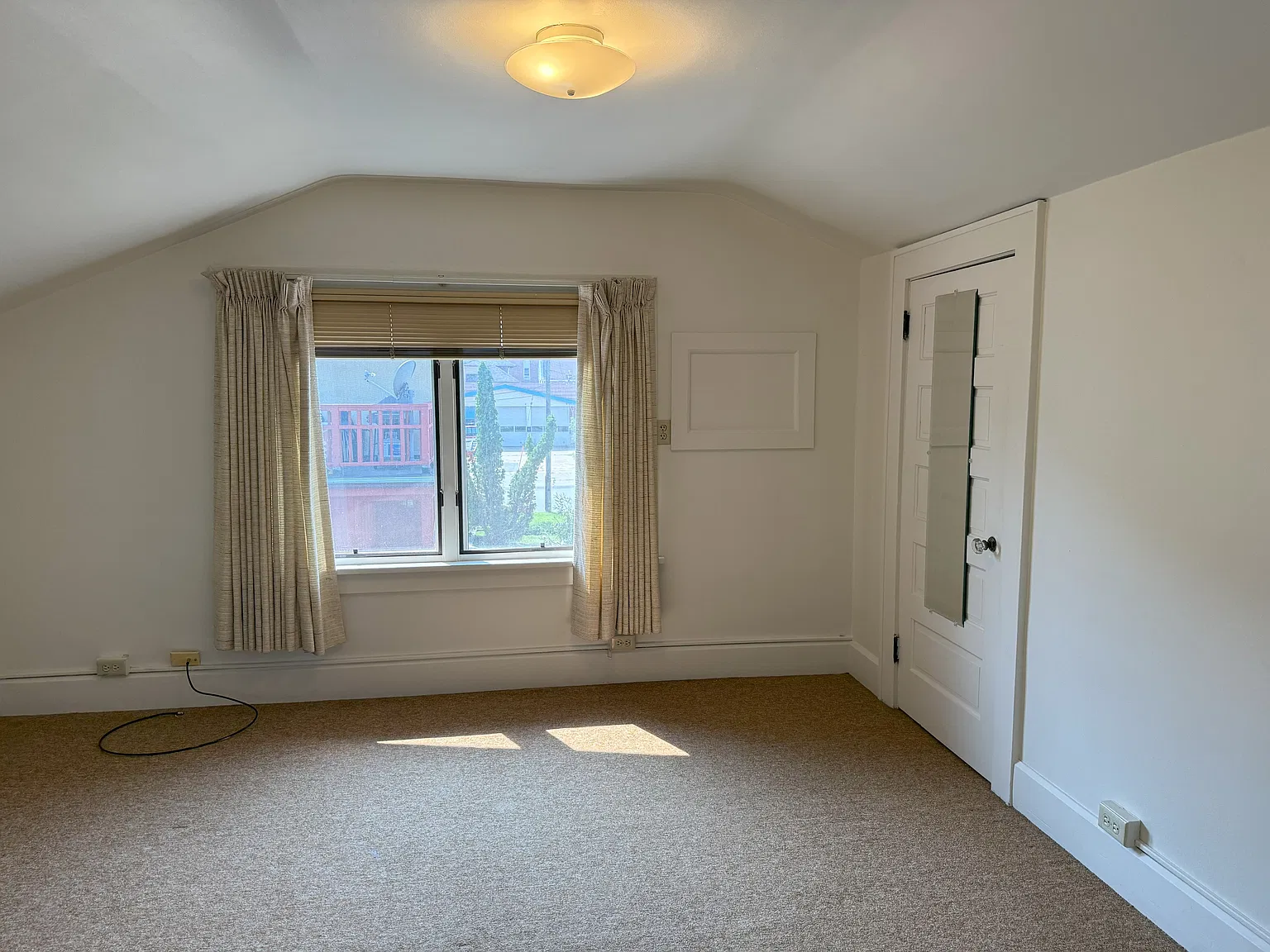 1 bed, 993 sqft, $1,004 — Photo 2