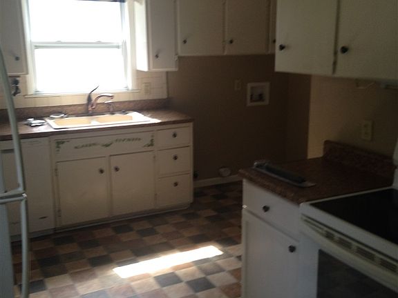 4th image of 1015 Park Ave