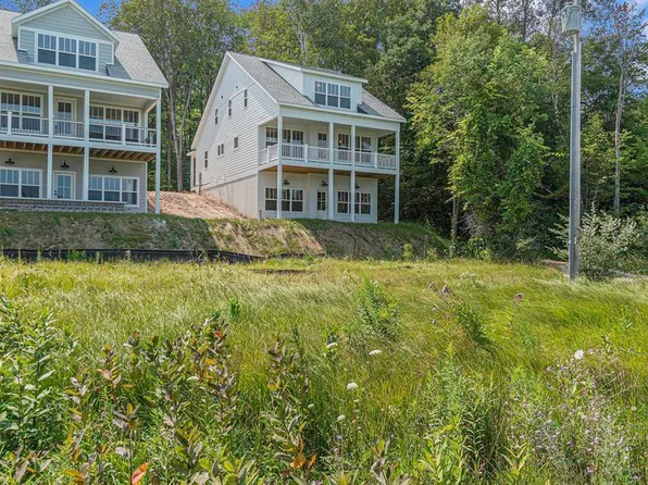 5422 Shoreline Dr, Benzonia, MI 49616