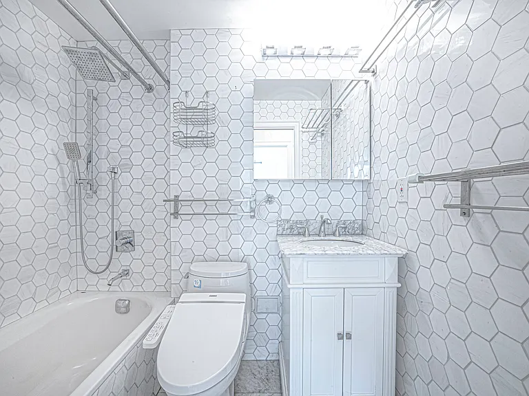 200 Rector Pl #7F — Photo 9