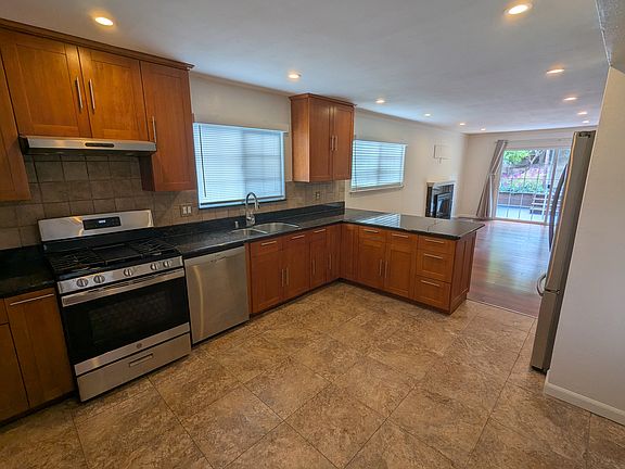 2nd image of 986 Regina Way