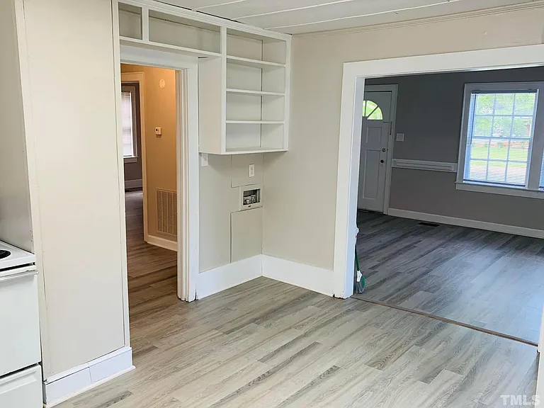 203 Hillsborough Rd — Photo 4
