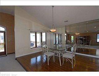 4th image of 516 Surfside Ave