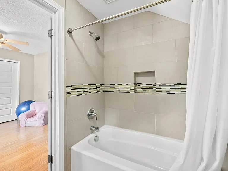 43 Hickory Oak Dr — Photo 38