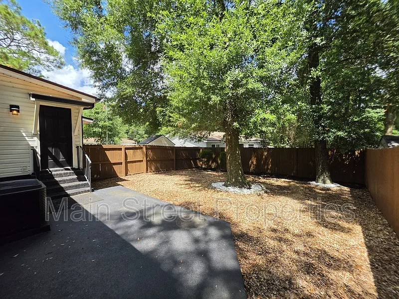 2 bed, 1.0 bath, 1100 sqft, $1,395 — Photo 4