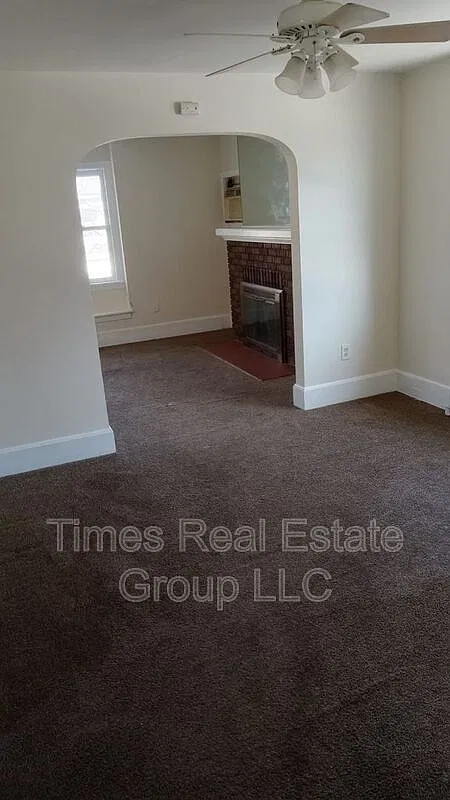 2 bed, 1.0 bath, $1,200 — Photo 4