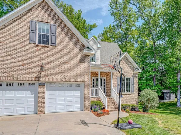 220 Drake Ln, Lexington, NC 27295