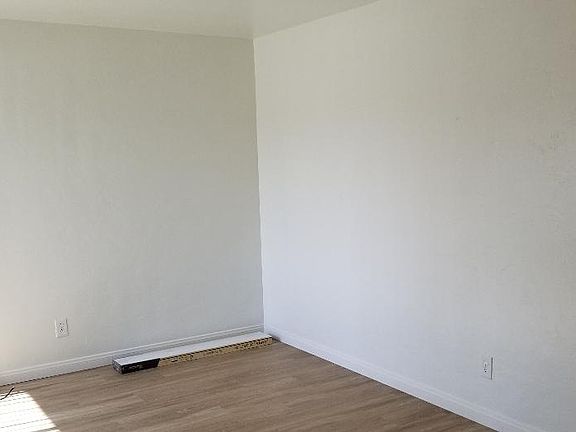 3rd image of 4440 Utah St #4440