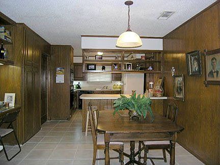 Litchen/breakfast nook